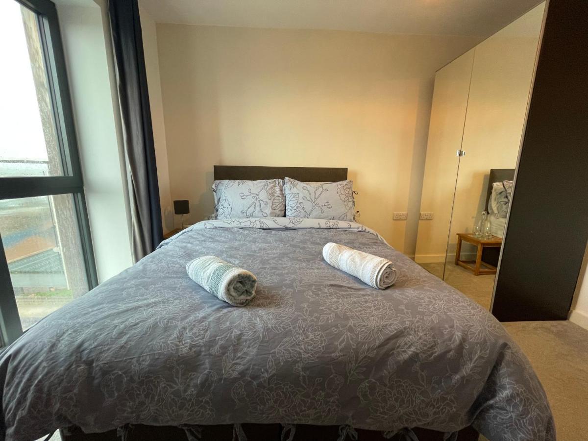 Balcony Marina Apartment With City Skyline Views - Free Secure Parking Manchester Eksteriør billede