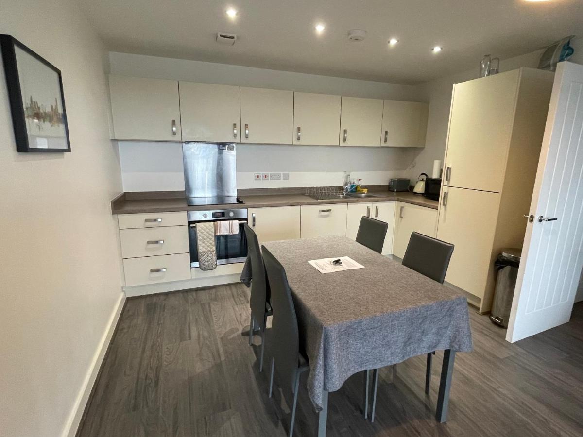 Balcony Marina Apartment With City Skyline Views - Free Secure Parking Manchester Eksteriør billede