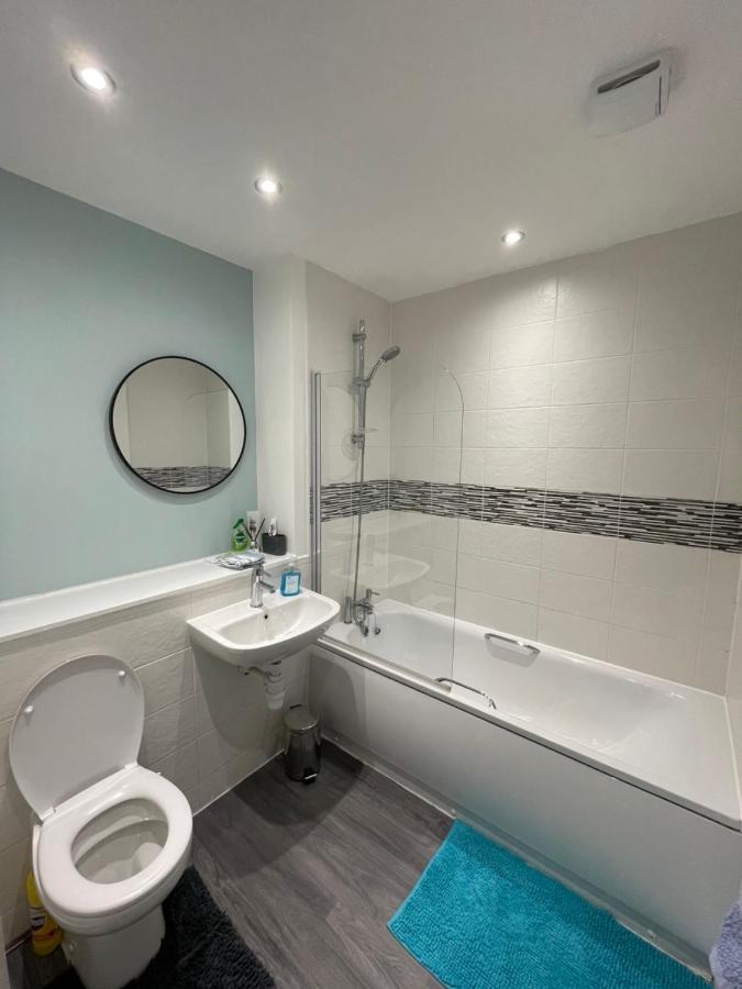 Balcony Marina Apartment With City Skyline Views - Free Secure Parking Manchester Eksteriør billede