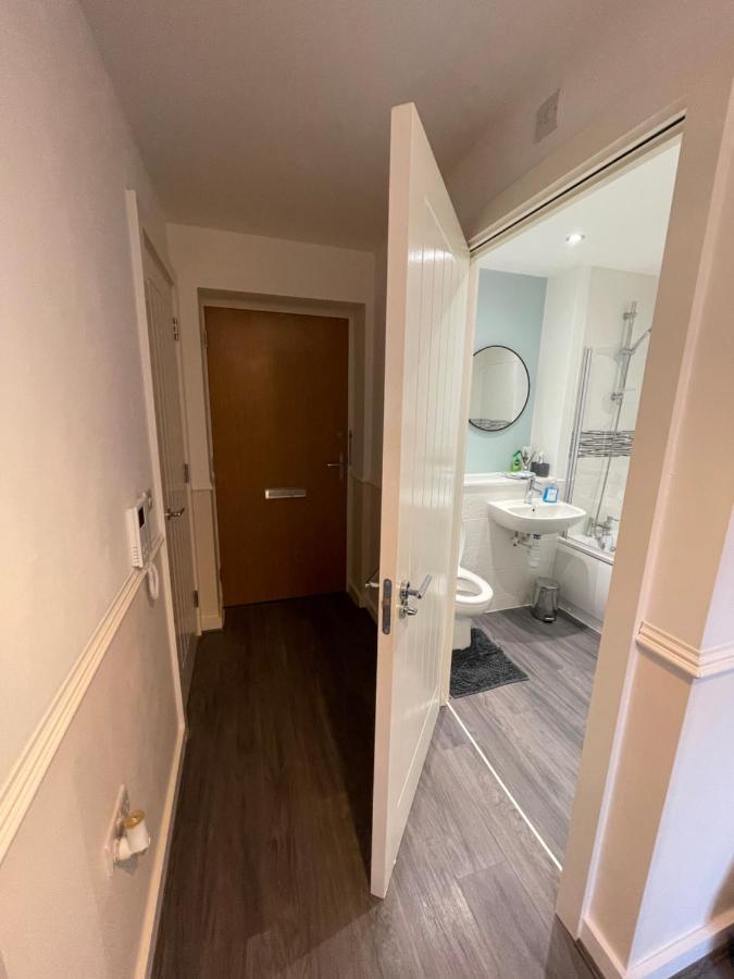 Balcony Marina Apartment With City Skyline Views - Free Secure Parking Manchester Eksteriør billede