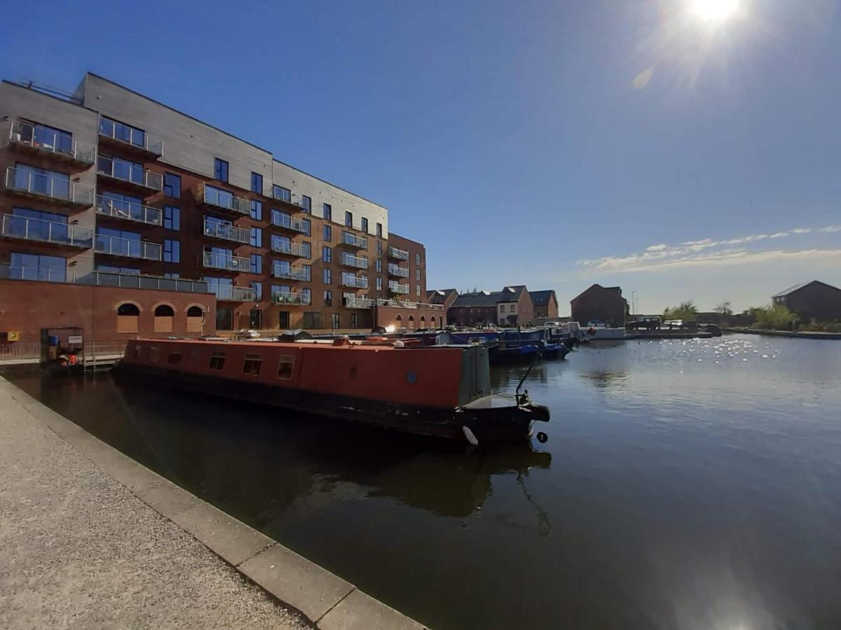 Balcony Marina Apartment With City Skyline Views - Free Secure Parking Manchester Eksteriør billede